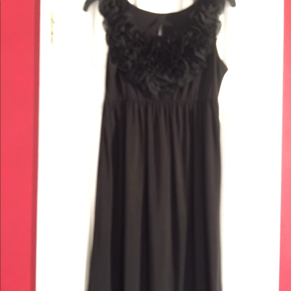 Rose Ruffled Dress - Picture 4 of 7